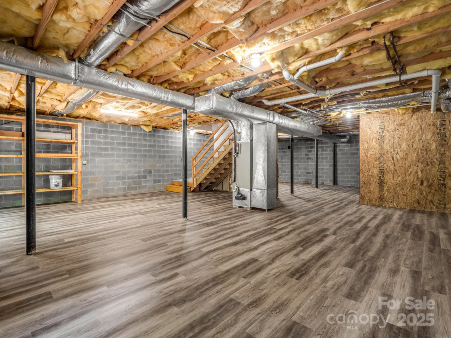 2304 Mountain Page Rd Saluda, NC 28773