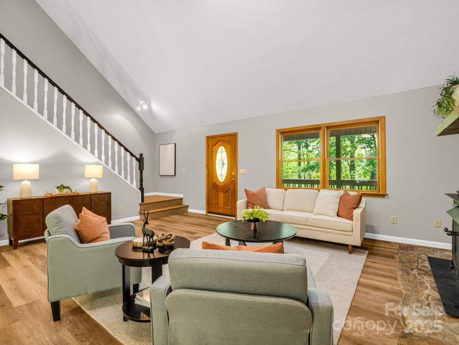 2304 Mountain Page Rd Saluda, NC 28773