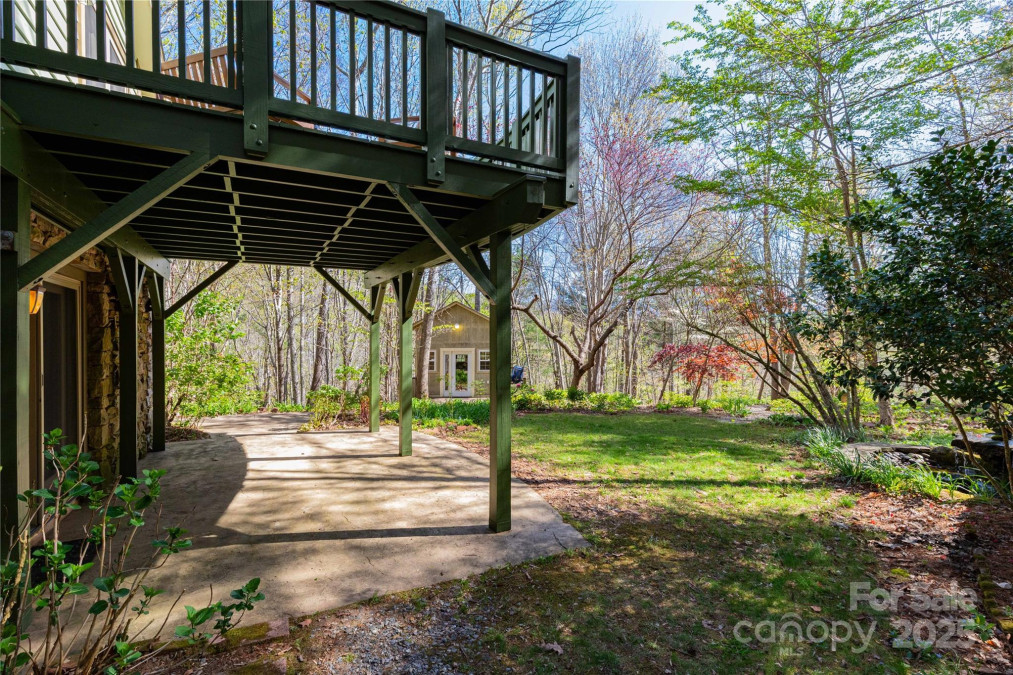309 Old Farm School Rd Asheville, NC 28805