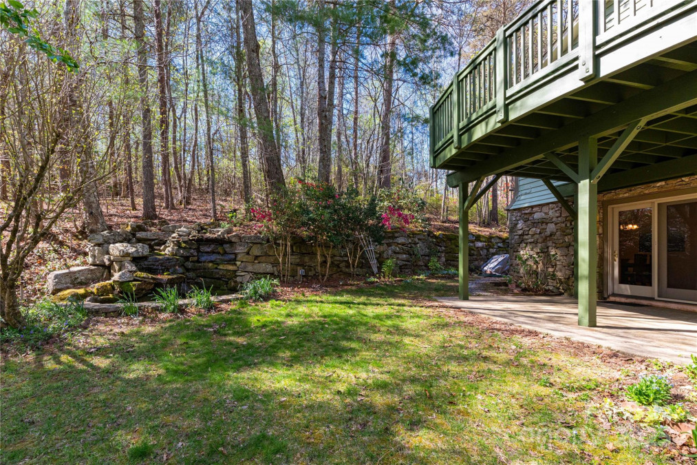 309 Old Farm School Rd Asheville, NC 28805