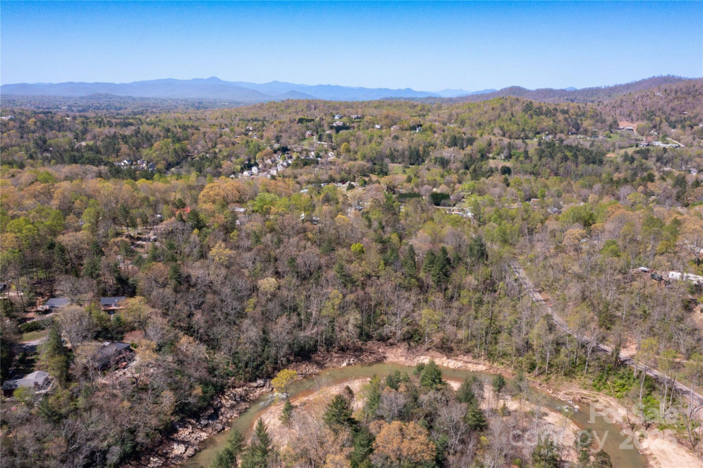 309 Old Farm School Rd Asheville, NC 28805