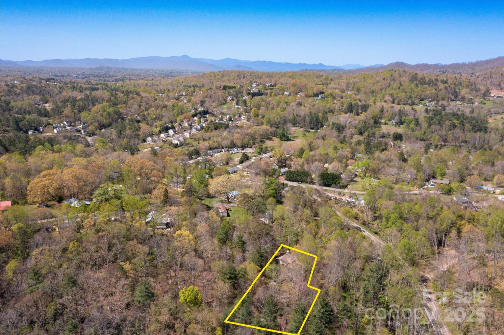 309 Old Farm School Rd Asheville, NC 28805