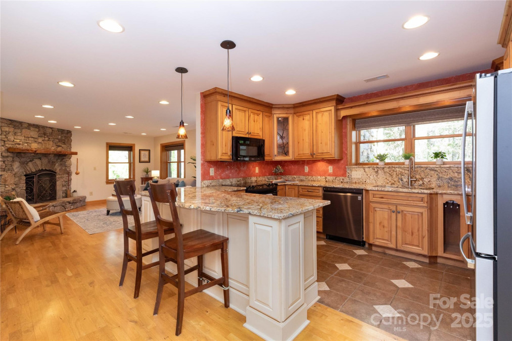 309 Old Farm School Rd Asheville, NC 28805