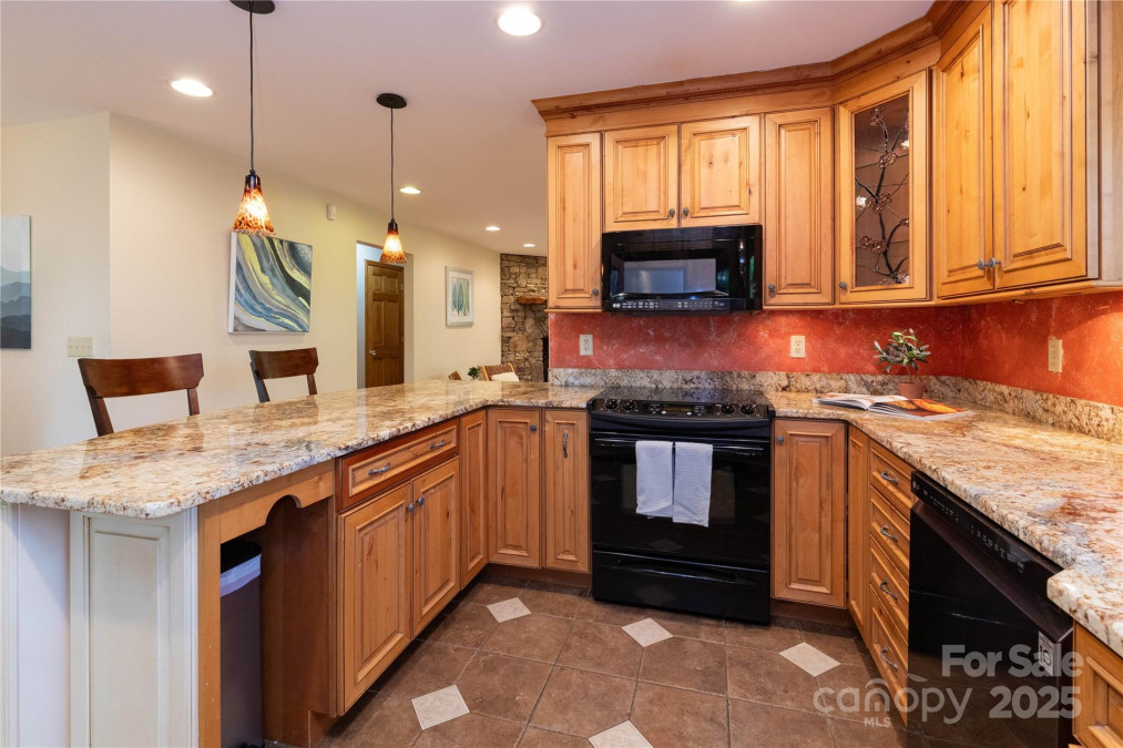 309 Old Farm School Rd Asheville, NC 28805