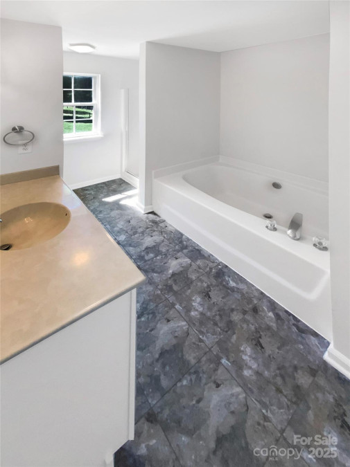 704 Georgie St Troutman, NC 28166
