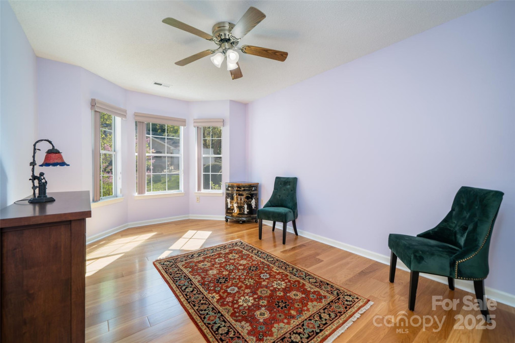 727 Saint Johns Way Hendersonville, NC 28791