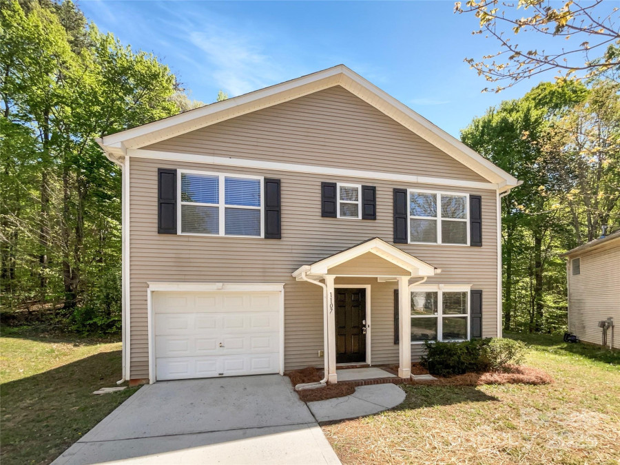 1107 Stonehenge Ln Charlotte, NC 28216
