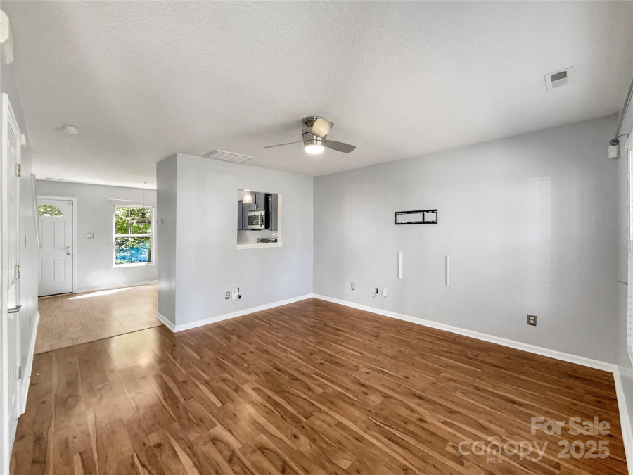 1107 Stonehenge Ln Charlotte, NC 28216