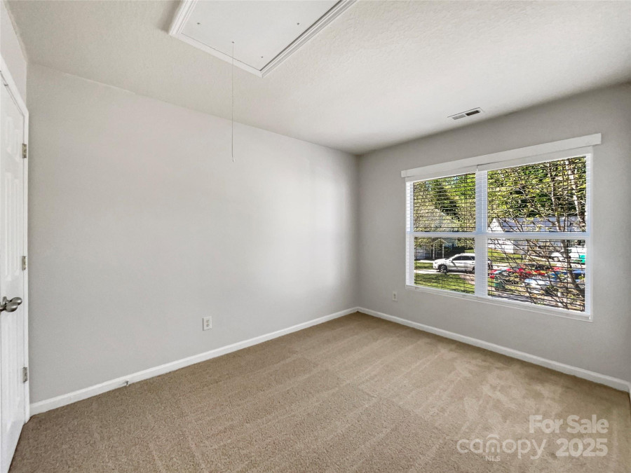 1107 Stonehenge Ln Charlotte, NC 28216