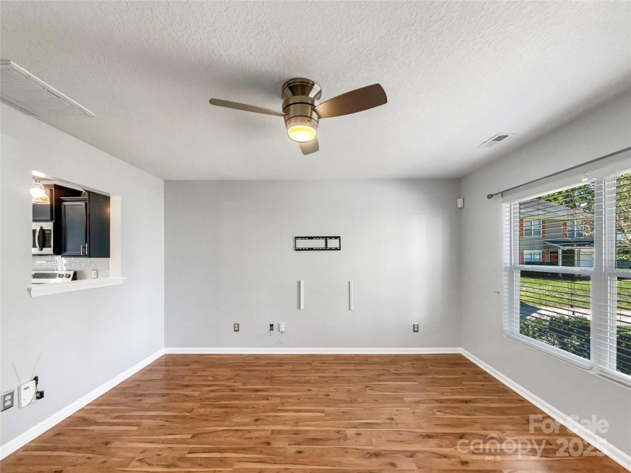 1107 Stonehenge Ln Charlotte, NC 28216