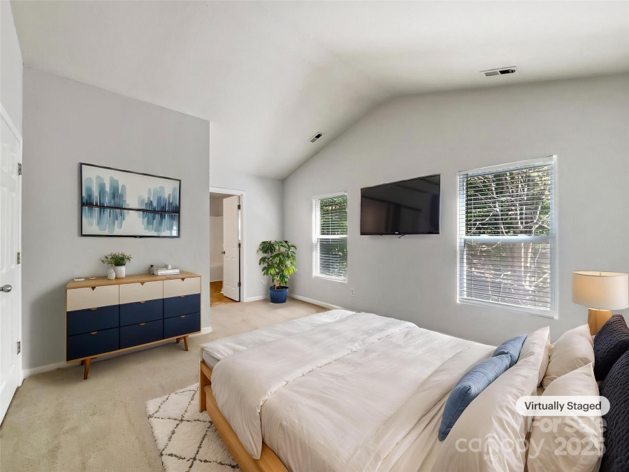 1107 Stonehenge Ln Charlotte, NC 28216