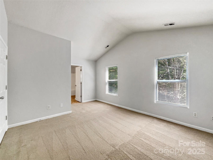 1107 Stonehenge Ln Charlotte, NC 28216