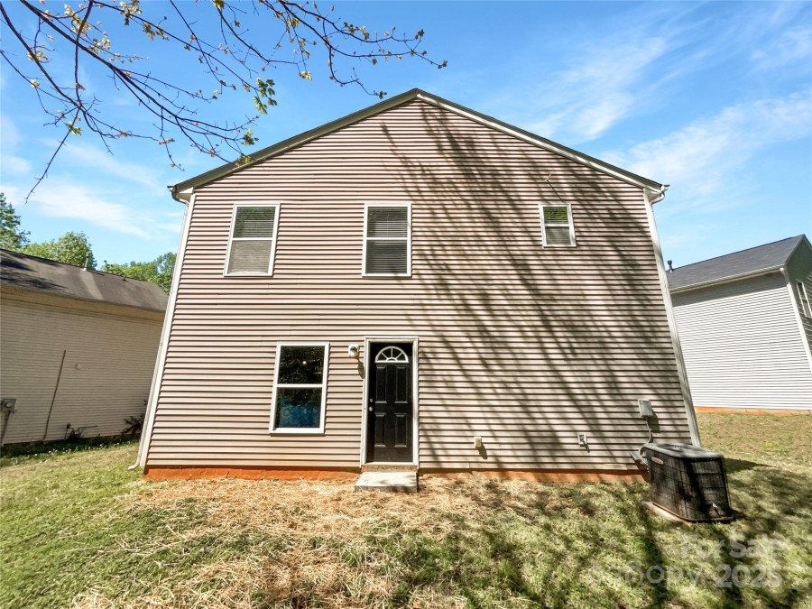 1107 Stonehenge Ln Charlotte, NC 28216