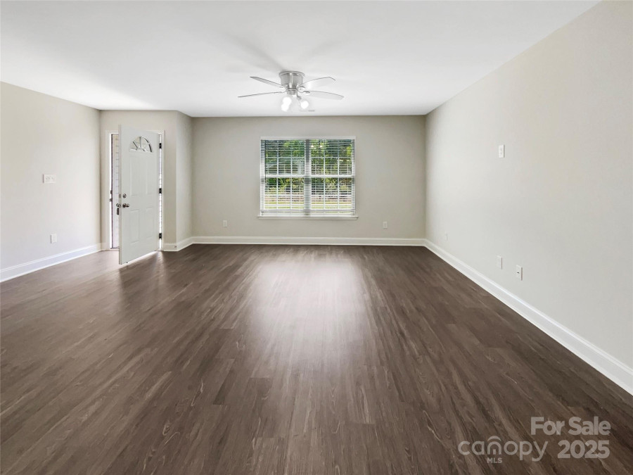 1399 Foxbrook Cir Lancaster, SC 29720