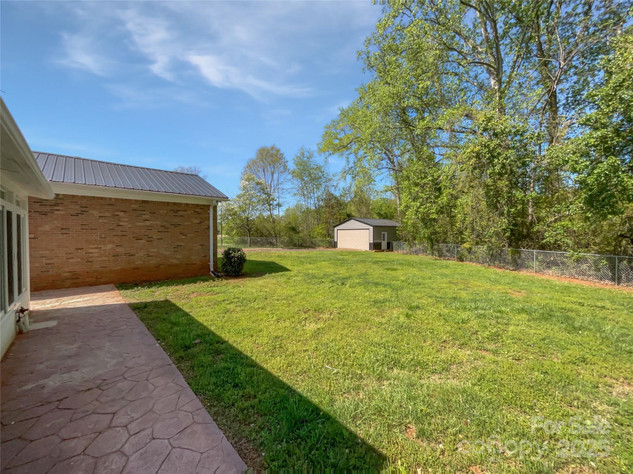 2035 Mauney Rd Bessemer City, NC 28016