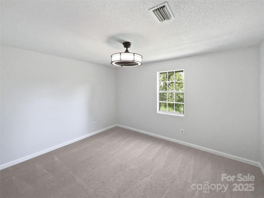 2035 Mauney Rd Bessemer City, NC 28016