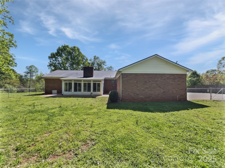 2035 Mauney Rd Bessemer City, NC 28016