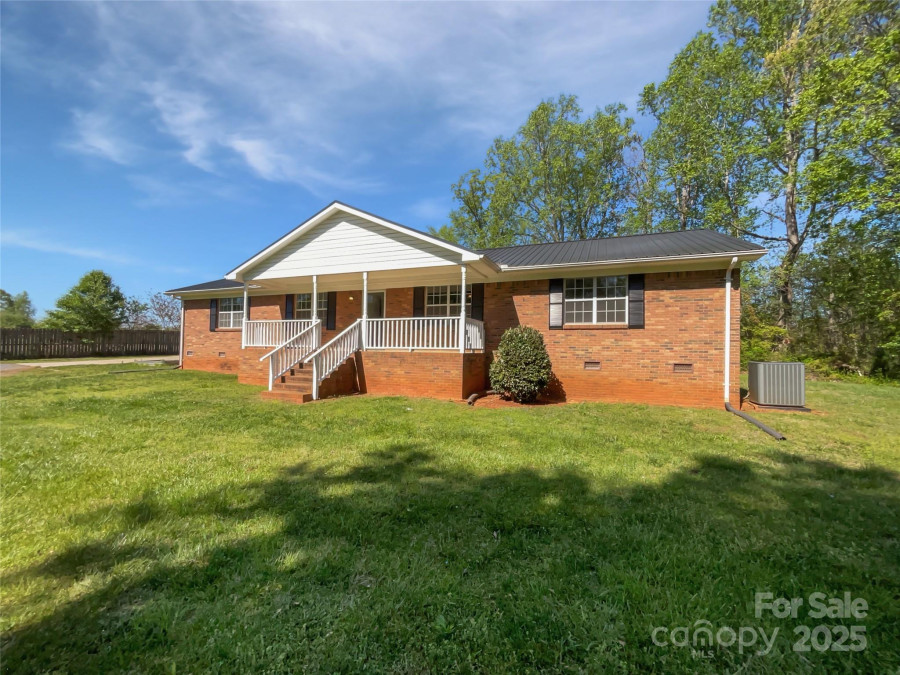 2035 Mauney Rd Bessemer City, NC 28016