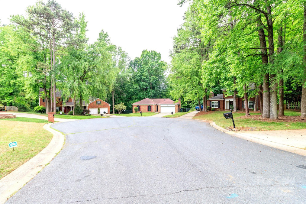 8807 Tree Haven Dr Charlotte, NC 28270