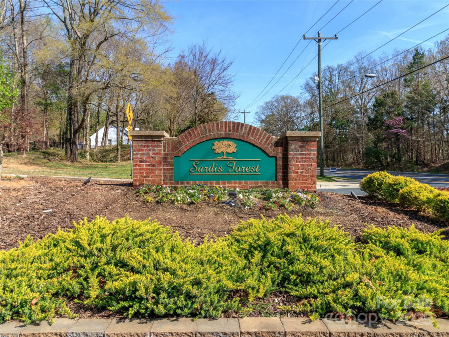 8807 Tree Haven Dr Charlotte, NC 28270