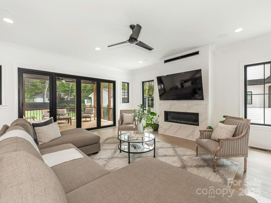 5511 Fairview Rd Charlotte, NC 28209