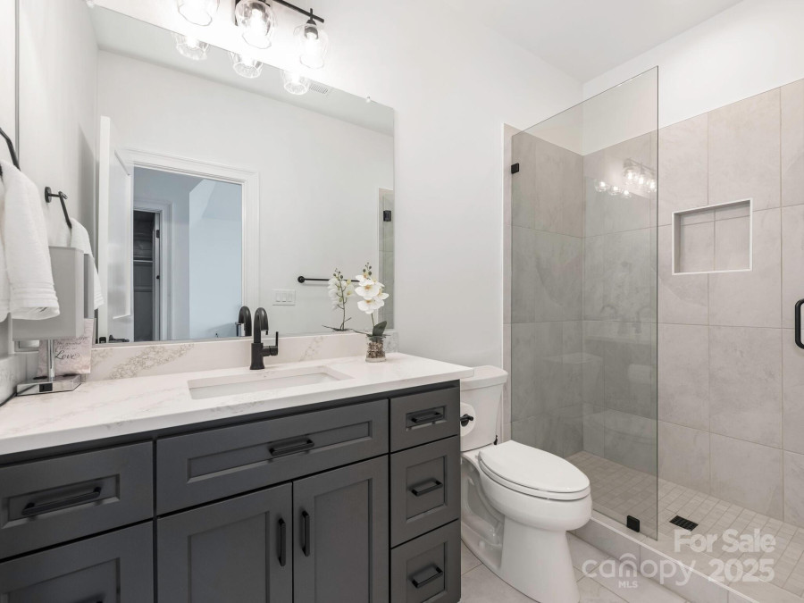 5511 Fairview Rd Charlotte, NC 28209