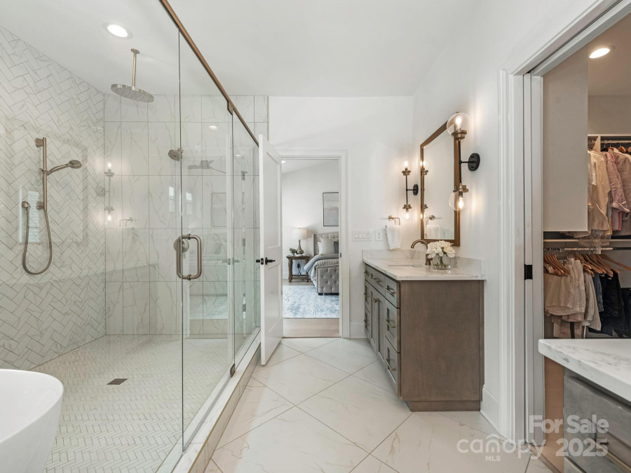 5511 Fairview Rd Charlotte, NC 28209