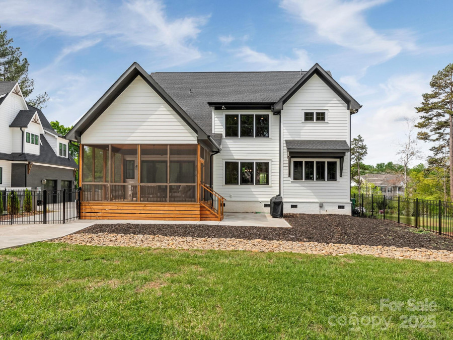 5511 Fairview Rd Charlotte, NC 28209