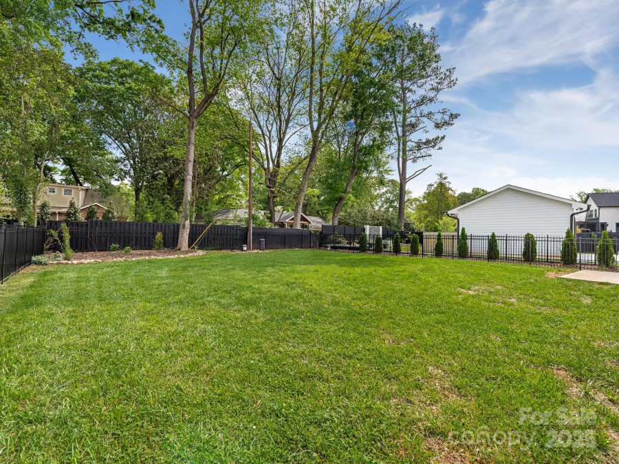 5511 Fairview Rd Charlotte, NC 28209