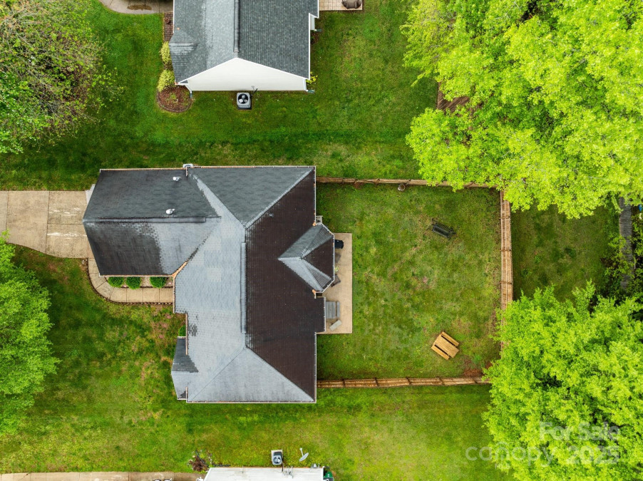 909 Jordans Pond Ln Charlotte, NC 28214