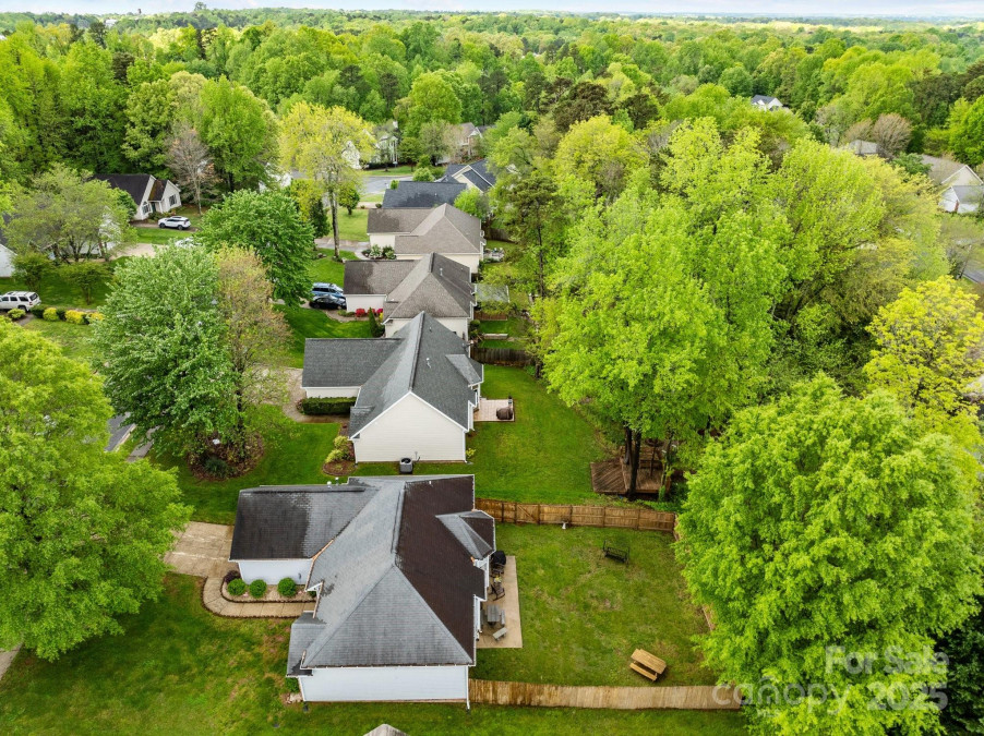 909 Jordans Pond Ln Charlotte, NC 28214