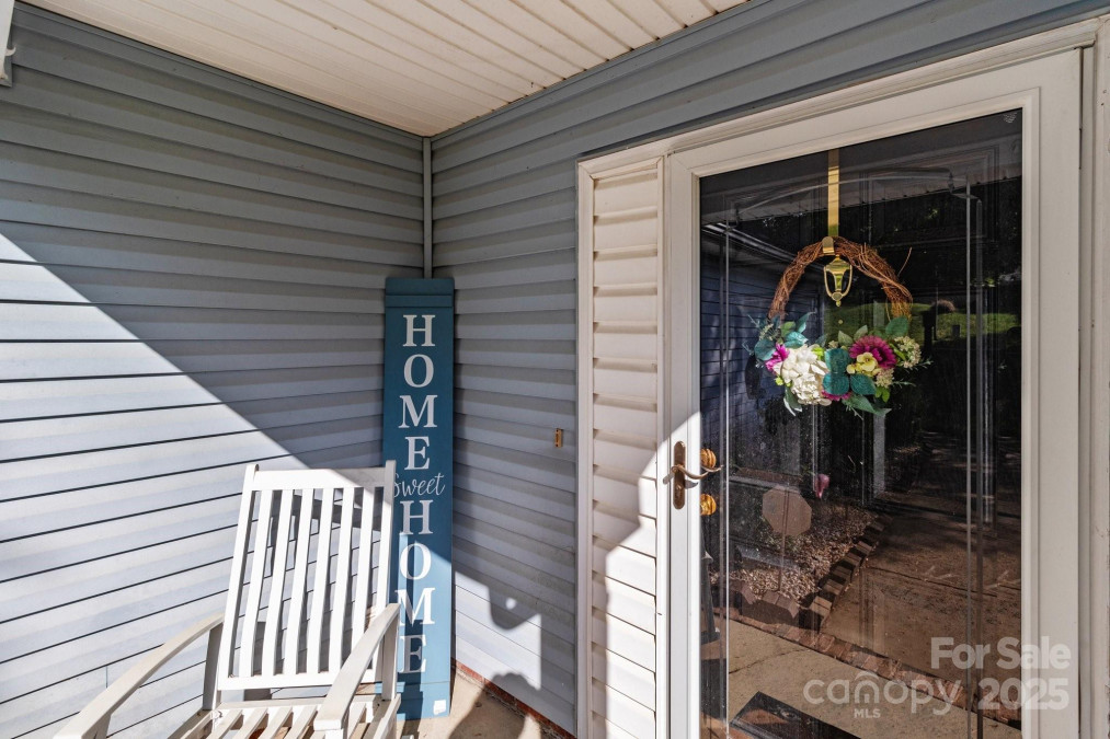 909 Jordans Pond Ln Charlotte, NC 28214