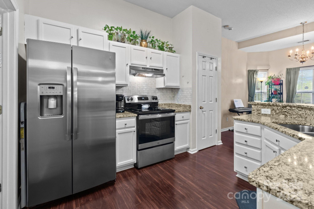 909 Jordans Pond Ln Charlotte, NC 28214