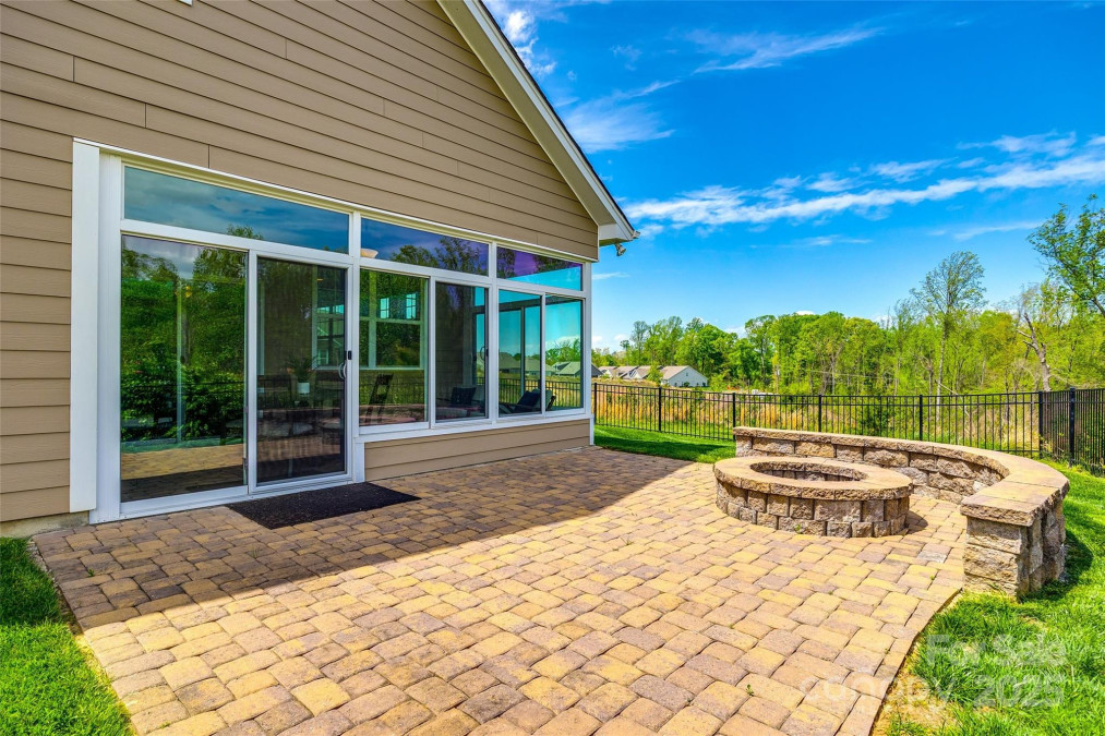 124 Rosebay Dr Mooresville, NC 28117