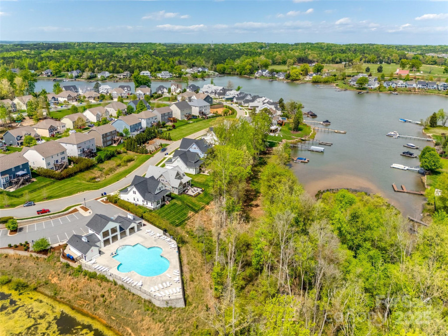 124 Rosebay Dr Mooresville, NC 28117