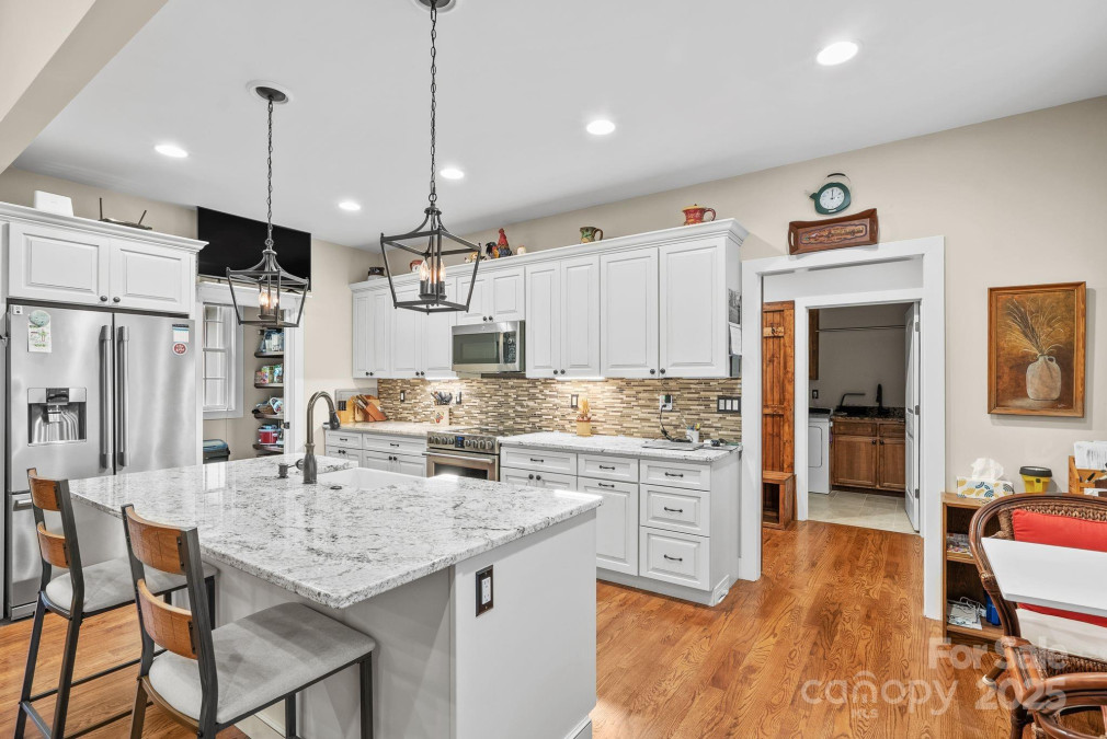 3934 Cabin Creek Rd Zirconia, NC 28790