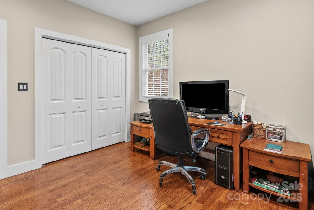 3934 Cabin Creek Rd Zirconia, NC 28790