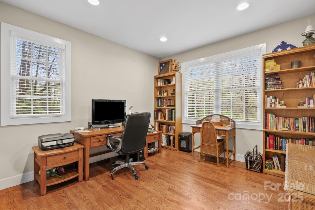 3934 Cabin Creek Rd Zirconia, NC 28790