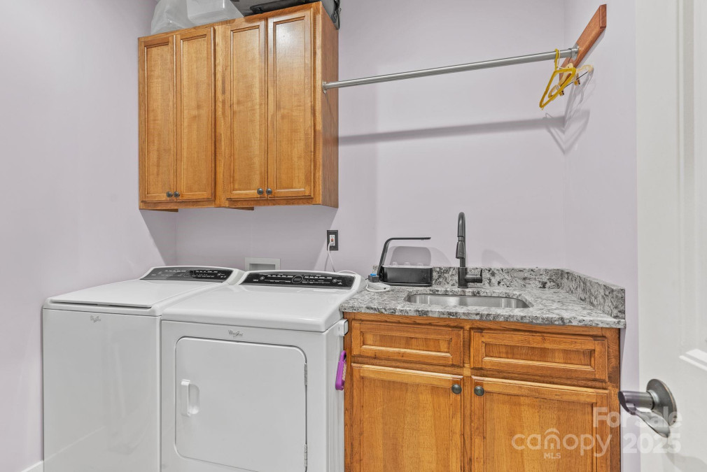3934 Cabin Creek Rd Zirconia, NC 28790