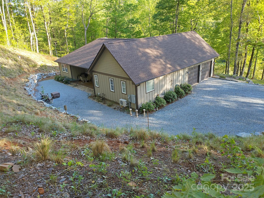 3934 Cabin Creek Rd Zirconia, NC 28790