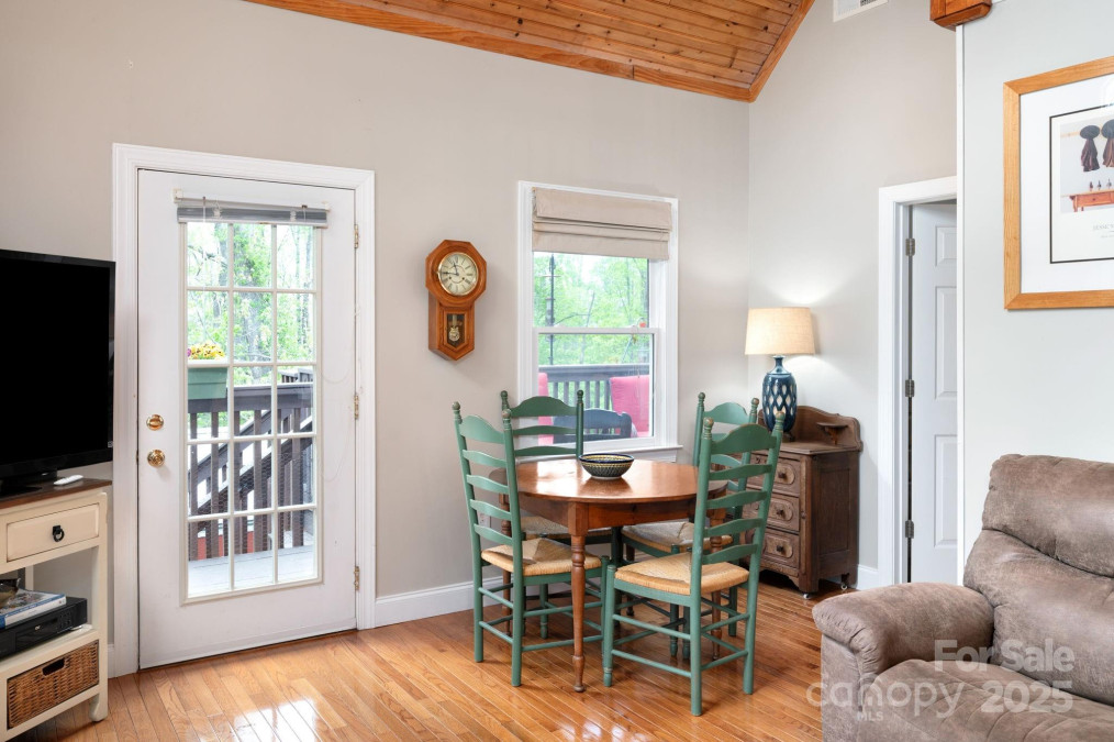 69 Heslar Way Marshall, NC 28753