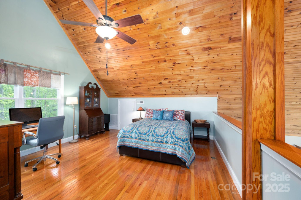 69 Heslar Way Marshall, NC 28753