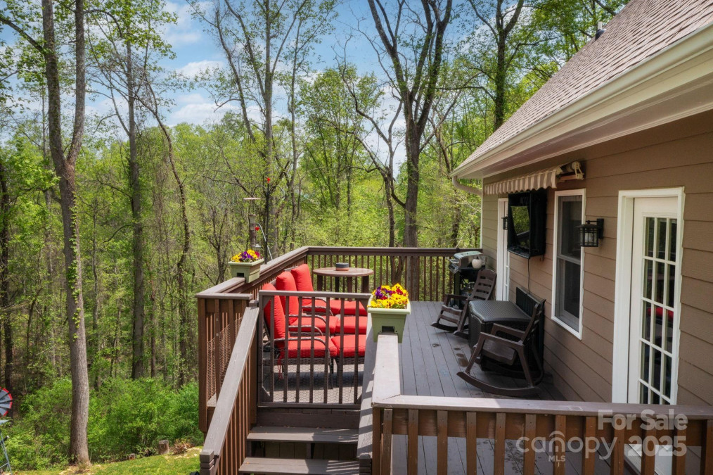69 Heslar Way Marshall, NC 28753