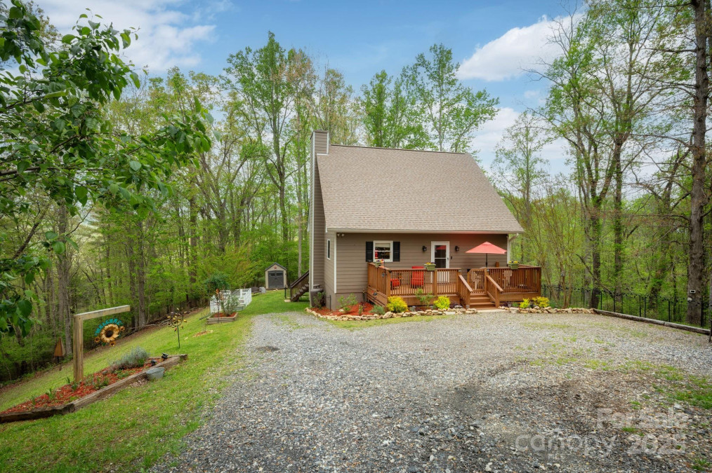 69 Heslar Way Marshall, NC 28753