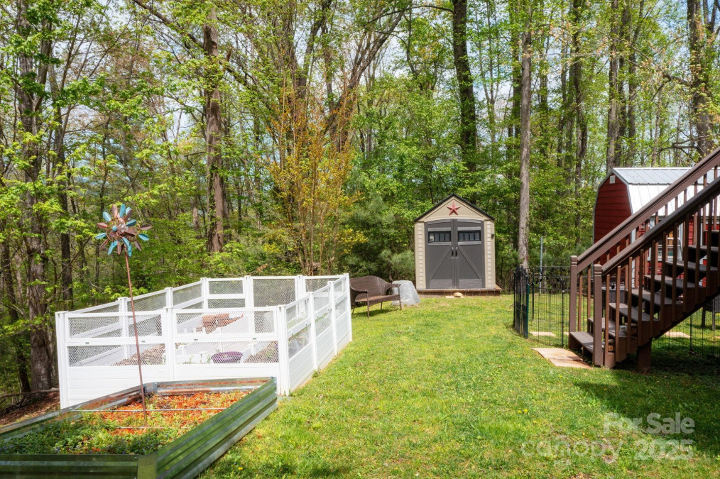 69 Heslar Way Marshall, NC 28753