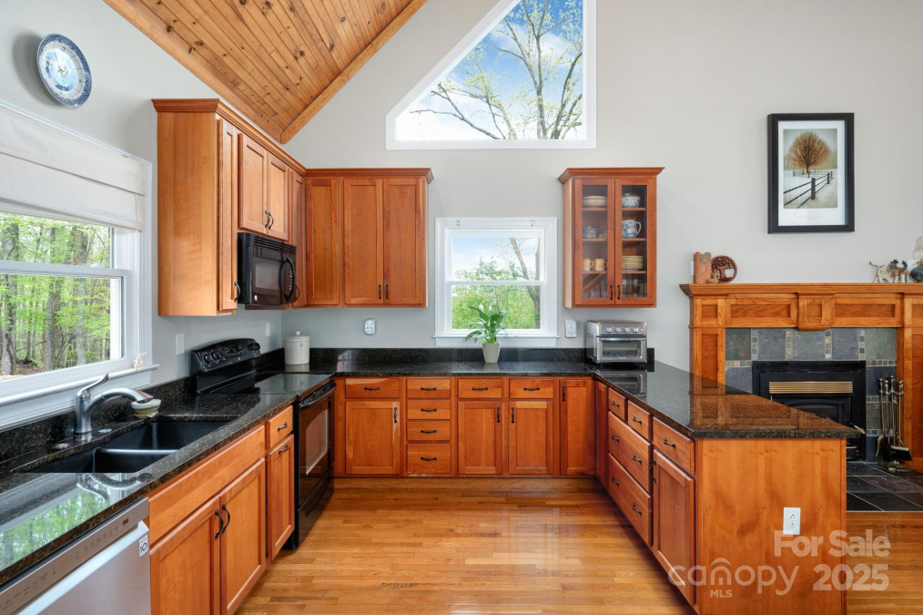 69 Heslar Way Marshall, NC 28753