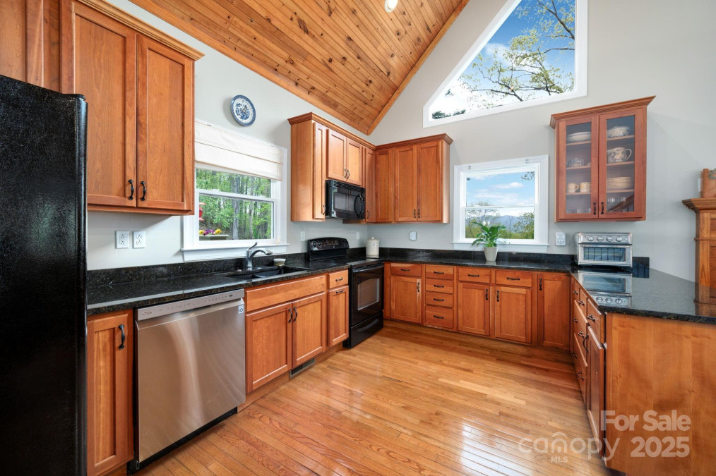 69 Heslar Way Marshall, NC 28753