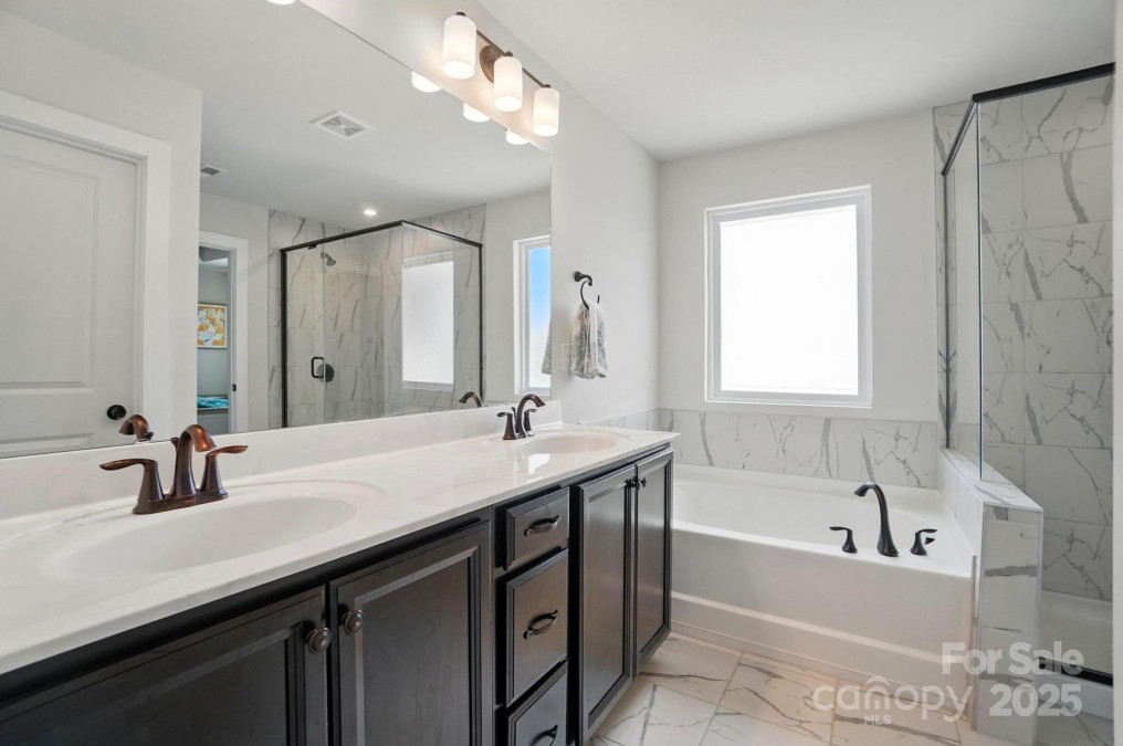 2533 Ensemble Ct Charlotte, NC 28262
