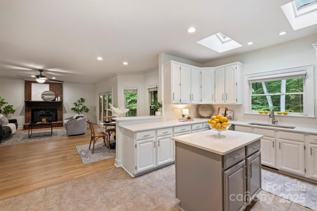 7067 Rocky Falls Rd Charlotte, NC 28211