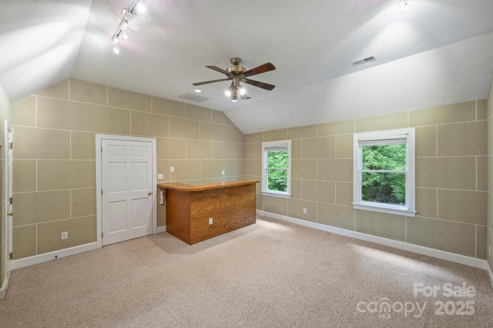 7067 Rocky Falls Rd Charlotte, NC 28211